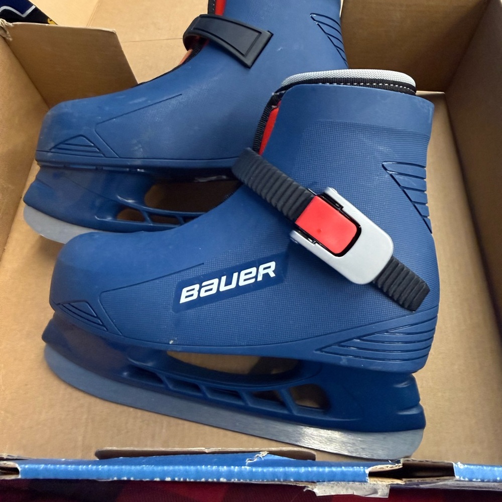 Bauer Kids Blue Ice Skates with Red Accent Strap NWOT